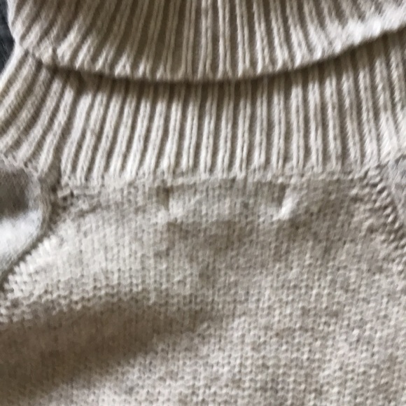 John + Jenn- cowl neck pullover Sweater-S/P - Picture 13 of 14